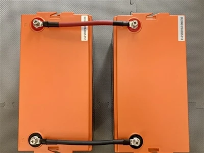 Hur kan man trådas 2 12 Volt -batterier i ett 24 Volt -system?